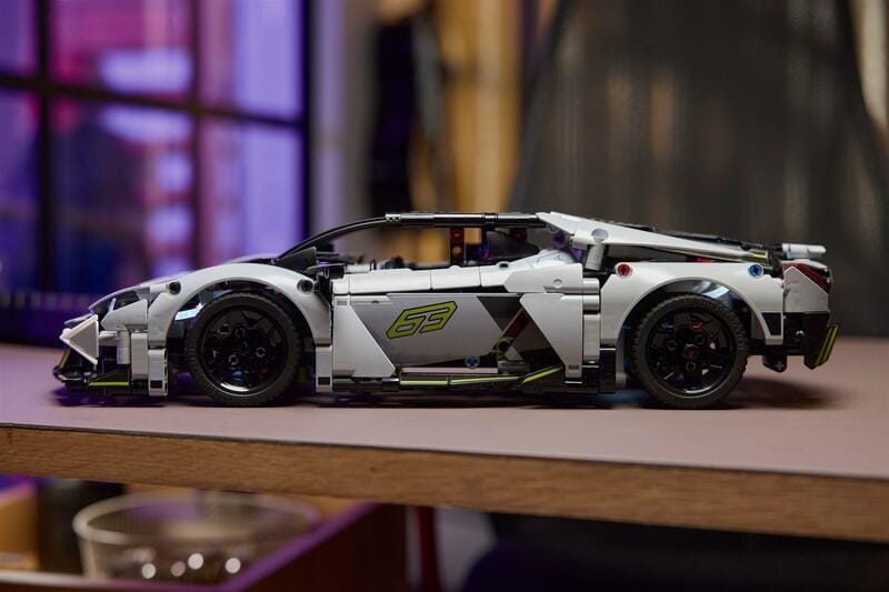 Конструктор LEGO Technic Суперкар Lamborghini Revuelto (42214)