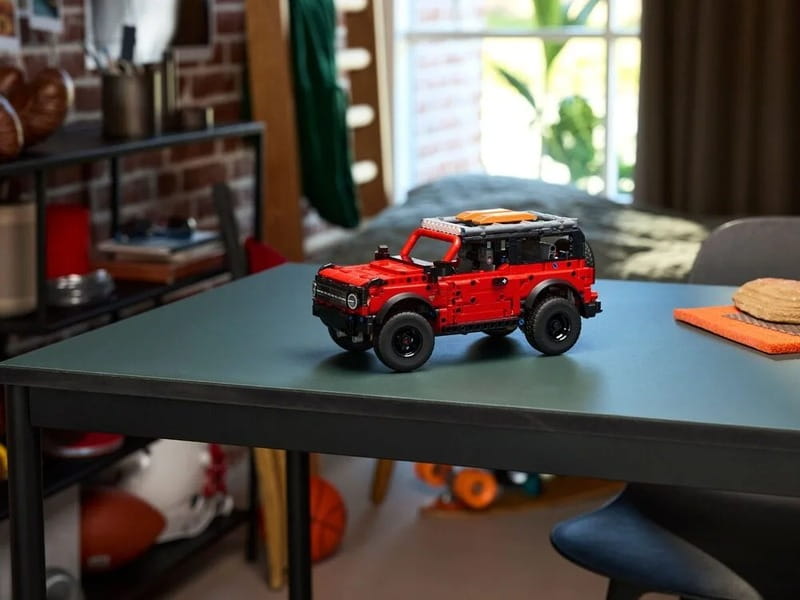 Конструктор LEGO Technic Внедорожник Ford Bronco (42213)