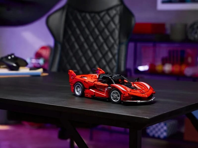 Конструктор LEGO Technic Ferrari FXX K (42212)