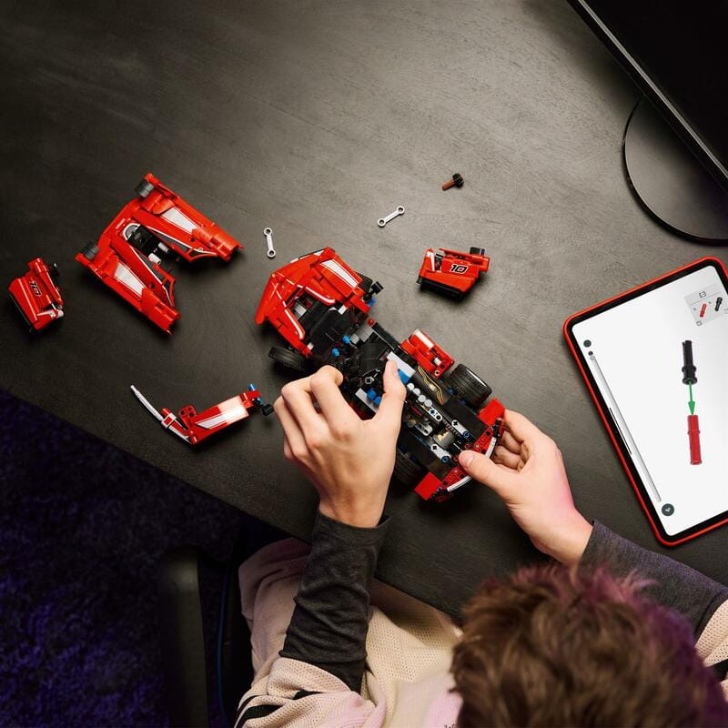 Конструктор LEGO Technic Ferrari FXX K (42212)