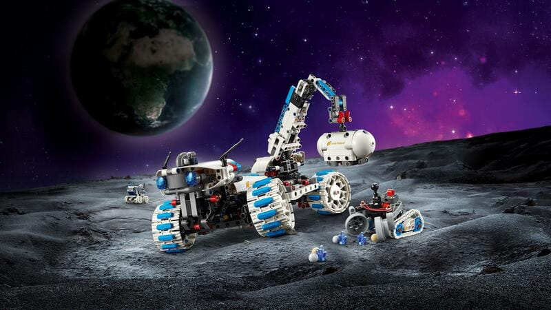 Конструктор LEGO Technic Луноход Lunar Outpost. Космический корабель (42211)