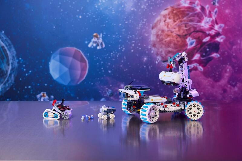 Конструктор LEGO Technic Луноход Lunar Outpost. Космический корабель (42211)