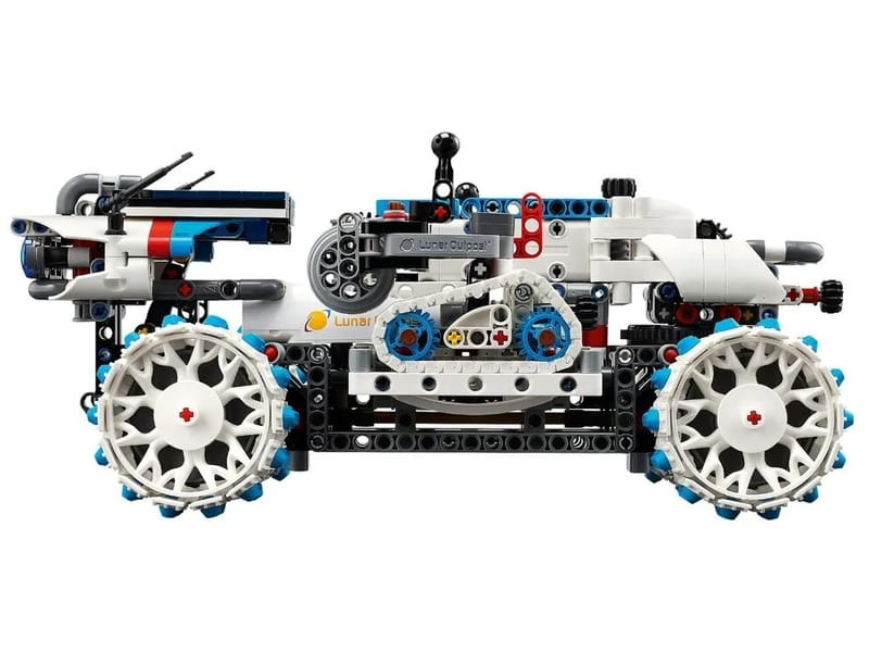 Конструктор LEGO Technic Луноход Lunar Outpost. Космический корабель (42211)