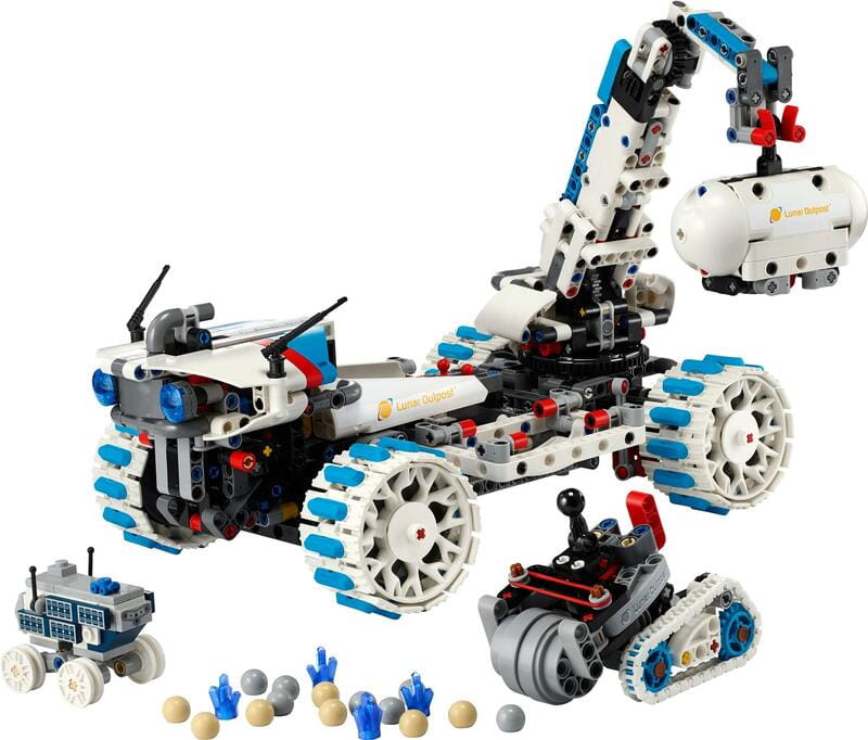 Конструктор LEGO Technic Луноход Lunar Outpost. Космический корабель (42211)