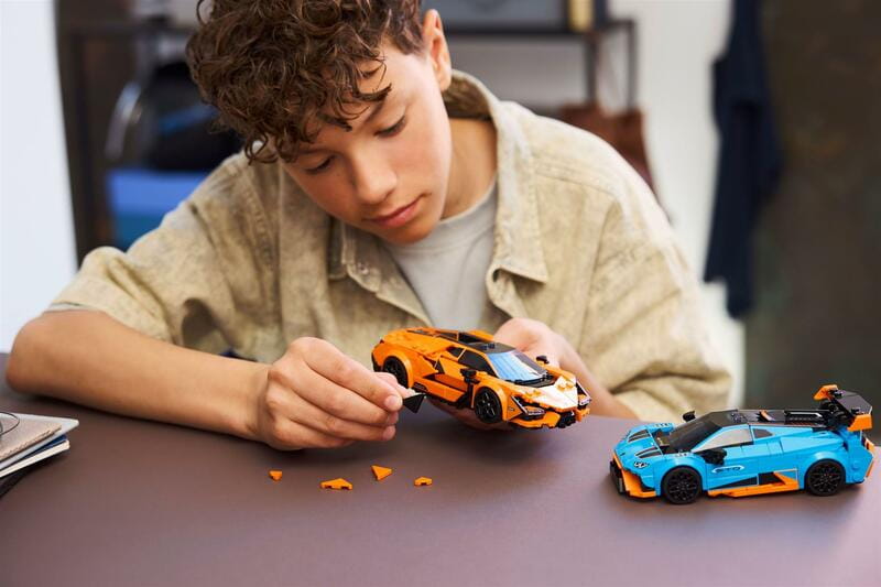 Конструктор LEGO Speed Champions Lamborghini Revuelto та Huracan STO (77238)