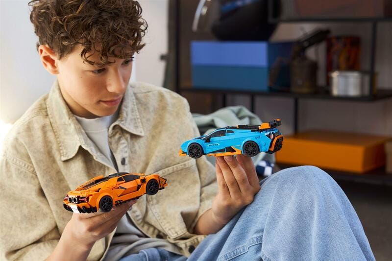 Конструктор LEGO Speed Champions Lamborghini Revuelto та Huracan STO (77238)