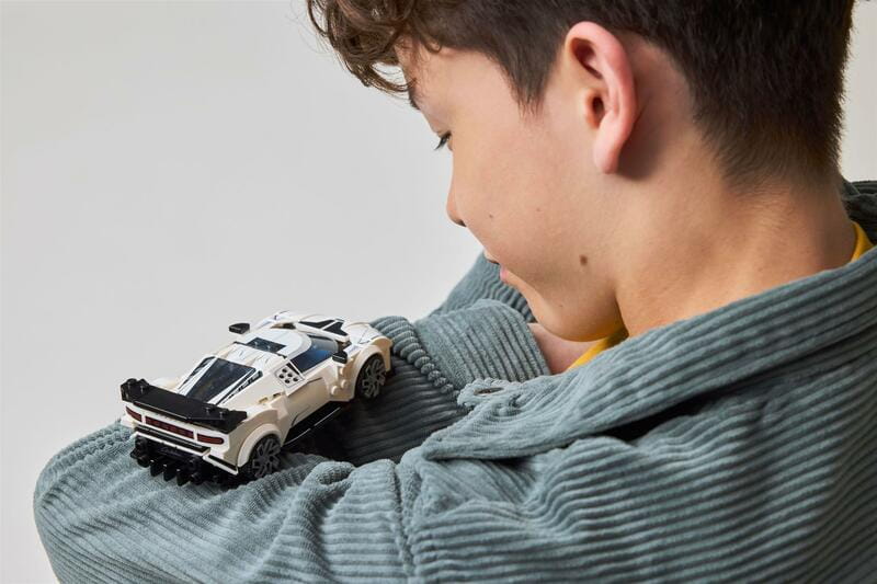Конструктор LEGO Speed Champions Спортивний гіперкар Bugatti Centodieci (77240)