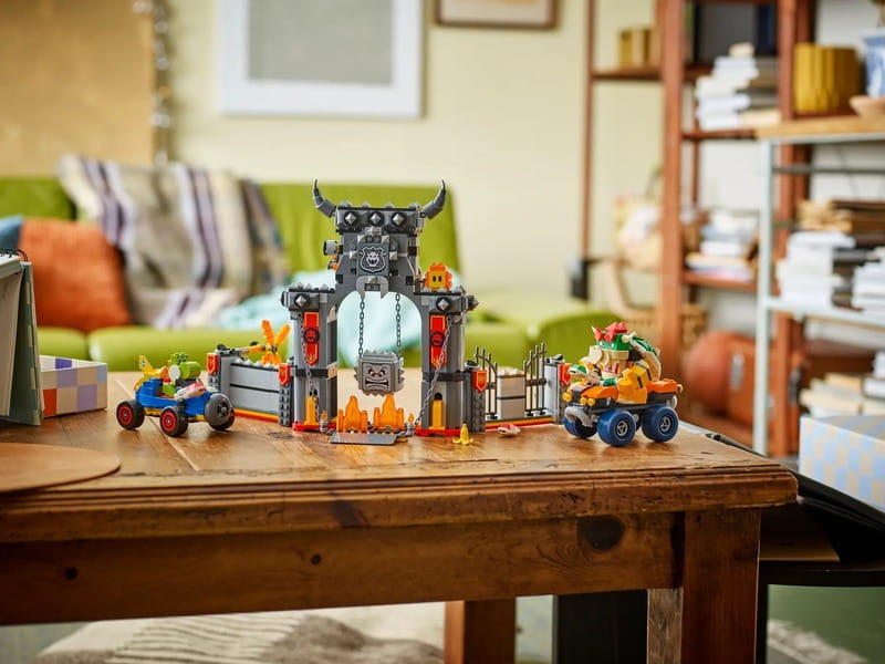Конструктор LEGO Super Mario Mario Kart – Bowser и его замок (72039)