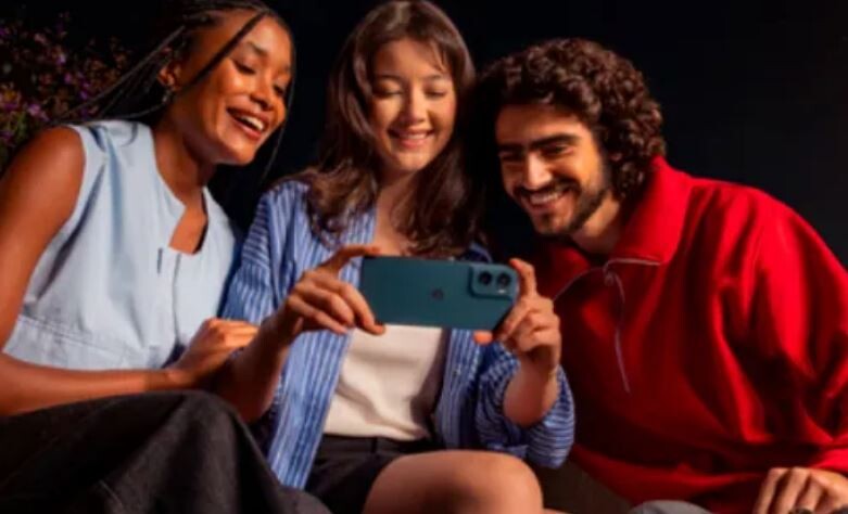 Смартфон Motorola Moto G06 4/64GB Tapestry (PBA20002UA)