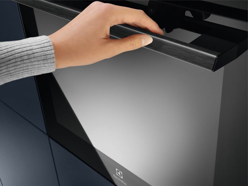 Духова шафа Electrolux EOD6F77H