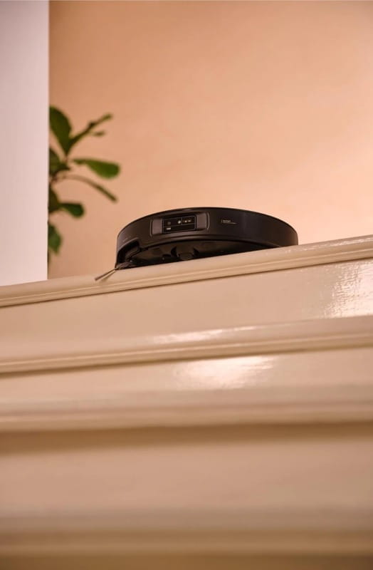 Робот-пилосос Roborock Saros Z70 Black