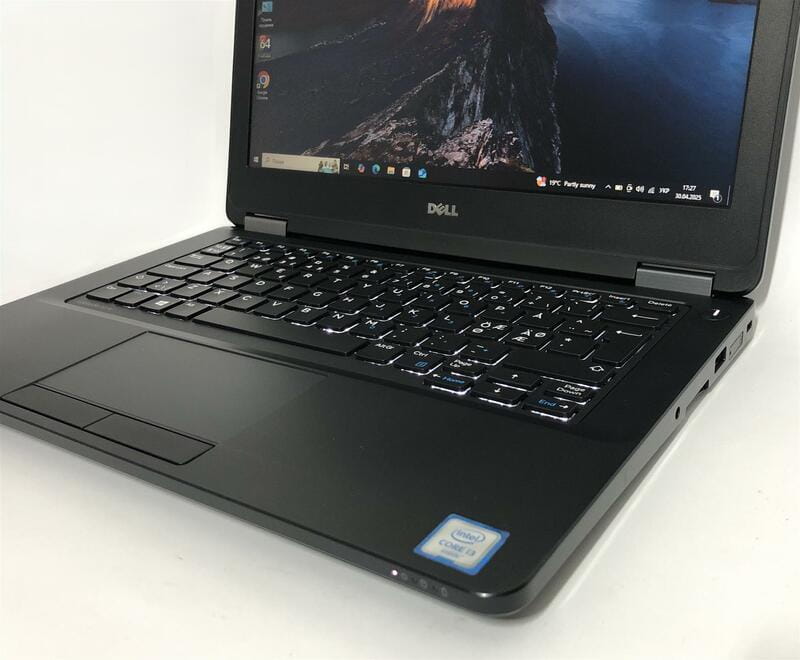 Ноутбук Dell Latitude E5270 / 12.5" (1366x768) / i3-6100U / 8GB / 128GB SSD / Win10Pro / Backlight - Б/у