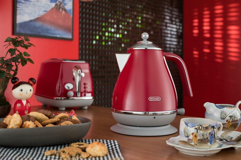 Электрочайник Delonghi KBOC 2001.R