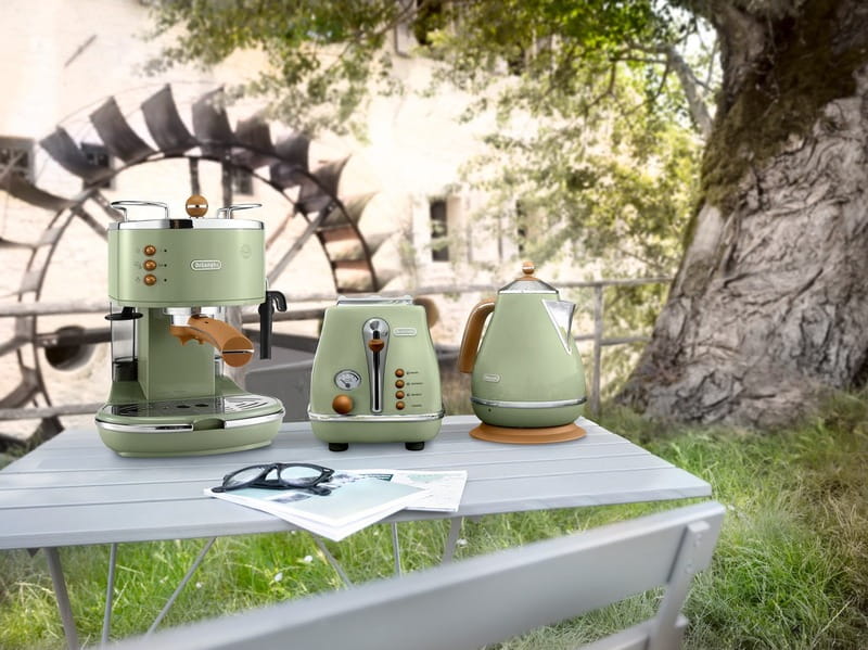 Электрочайник Delonghi KBOV 2001.GR