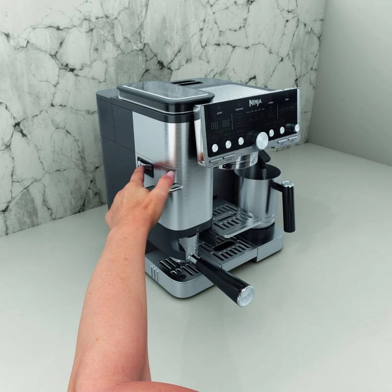 Кавомашина Ninja Luxe Cafe Essential ES701EU