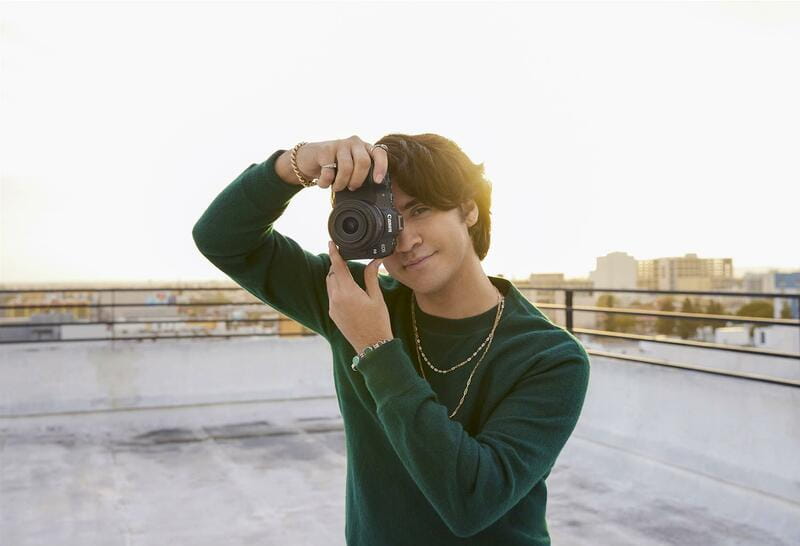 Цифровая фотокамера Canon EOS R8 Body + LP-E17 (5803C087)