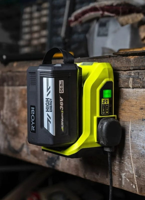 Інвертор Ryobi Max Power RY36BI300A-0 36V 300/500W без АКБ та ЗП (5133004893)