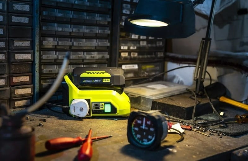 Інвертор Ryobi Max Power RY36BI300A-0 36V 300/500W без АКБ та ЗП (5133004893)