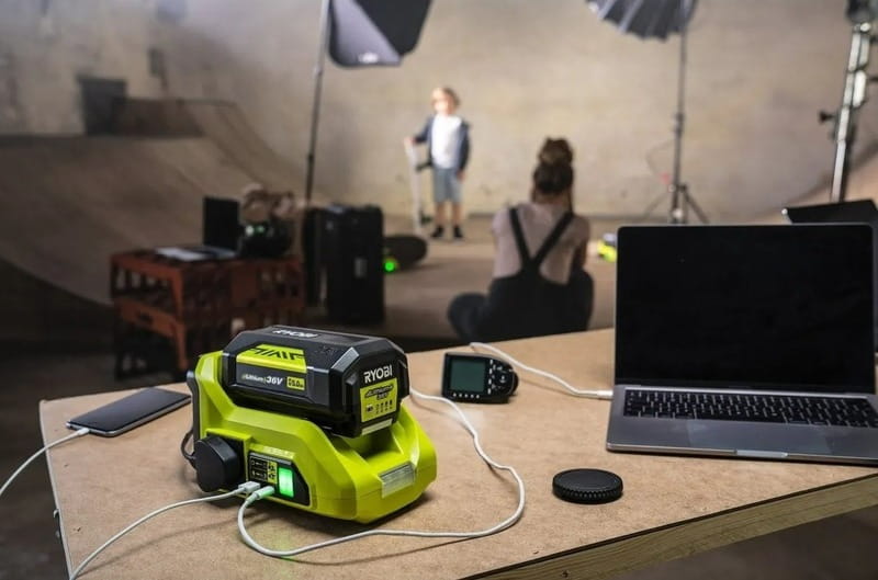 Інвертор Ryobi Max Power RY36BI300A-0 36V 300/500W без АКБ та ЗП (5133004893)