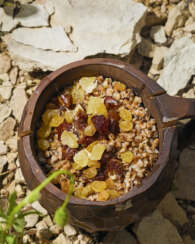 Гра престолів. Офіційна кулінарна книга. Рецепти від Королівського Причалу до Дотрацького моря / Челсі Монро-Кассел, Брент Консіліо