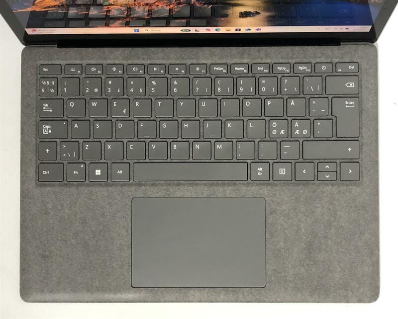 Ноутбук Microsoft Surface Laptop 4 1950 / 13.5" (2256x1504) IPS Touch / i7-1185G7 / 16GB / 512GB SSD / Win11Pro / Backlight - Б/в