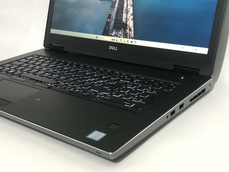 Ноутбук Dell Precision 7730 / 17.3" FullHD IPS / i7-8750H / 16GB / 512GB SSD NVMe / NVIDIA Quadro P3200 6GB / Win10Pro / Backlight / сканер відбитка - Б/в