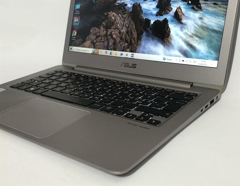 Ноутбук Asus ZenBook UX330C / 13.3" FullHD IPS / M3-7Y30 / 8GB / 256GB SSD / Win10 / Backlight - Б/в