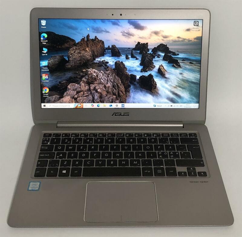 Ноутбук Asus ZenBook UX330C / 13.3" FullHD IPS / M3-7Y30 / 8GB / 256GB SSD / Win10 / Backlight - Б/в