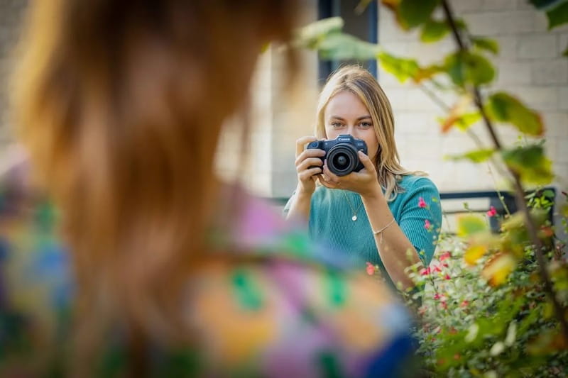 Цифрова фотокамера Canon EOS R8 Body (5803C019)