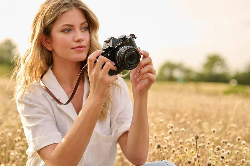 Цифрова фотокамера Nikon Zf body (VOA120AE)