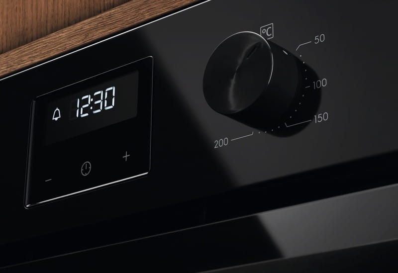 Духовой шкаф Electrolux LOFGF00BK