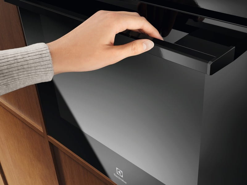 Духовой шкаф Electrolux LOFGF00BK