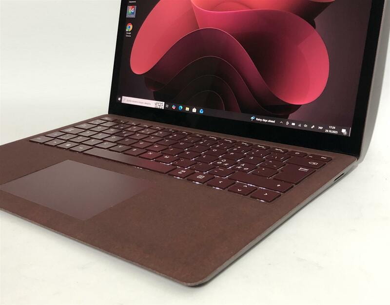 Ноутбук Microsoft Surface Laptop 1 1769 / 13.5" (2256x1504) IPS Touch / i7-7660U / 8GB / 256GB SSD / Win10Pro / Backlight - Б/у