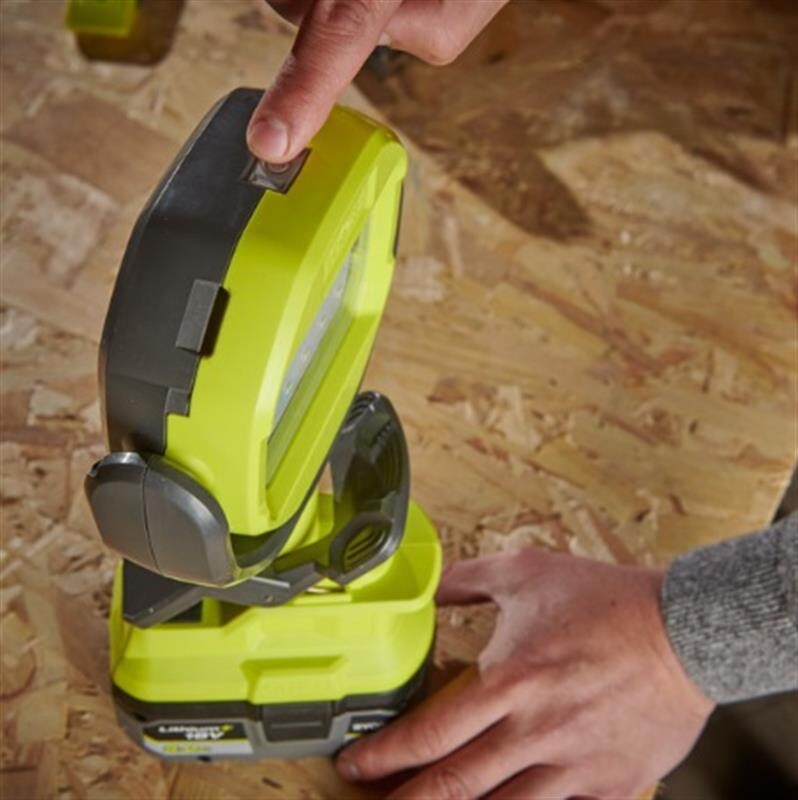 Фонарь поворотный с клипсой Ryobi RLCL18-0 ONE+, без АКБ и З.У.  (5133005594)