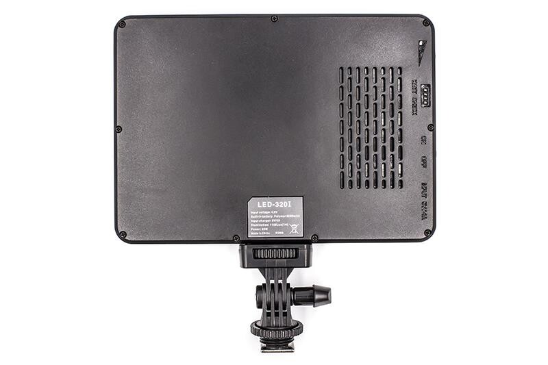 Накамерне світло PowerPlant LED 320l (LED320I)