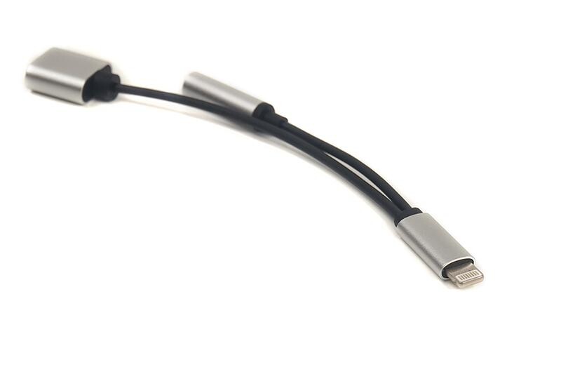 Адаптер PowerPlant Lightning-Audio 3.5 мм-Lightning, 0.1м Silver (CA910410)