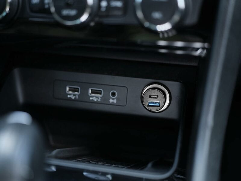 Автомобільний зарядний пристрій Trust 38 W (2USBx2A) Black (25197)