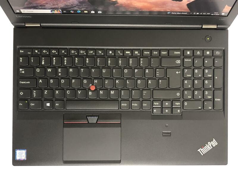 Ноутбук Lenovo ThinkPad L560 / 15.6" FullHD IPS / i5-6200U / 8GB / 256GB SSD / Win10Pro / сканер отпечатка - Б/у