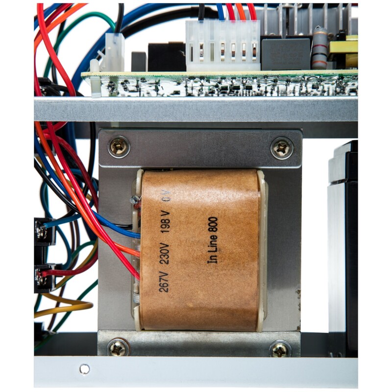 ИБП LogicPower LP-1400VA, Lin.int., AVR, 3 x евро, металл