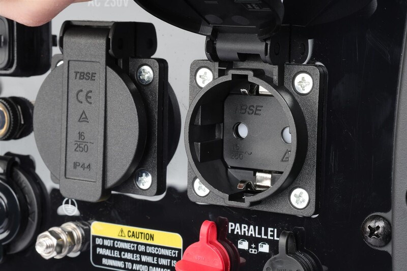 Генератор бензиновый Ultimatron ULT-3300-EU