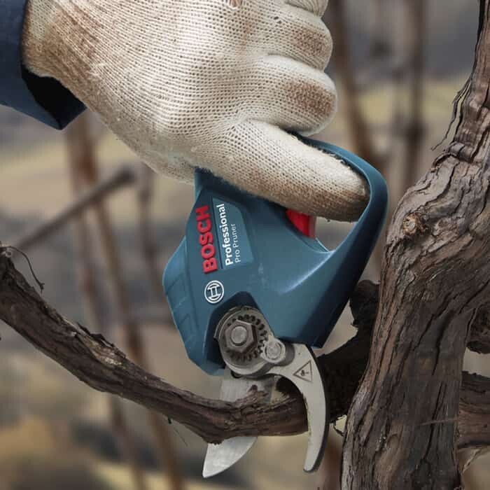 Секатор аккумуляторний Bosch Professional Pruner 12В, 2х3Ач (0.601.9K1.021)