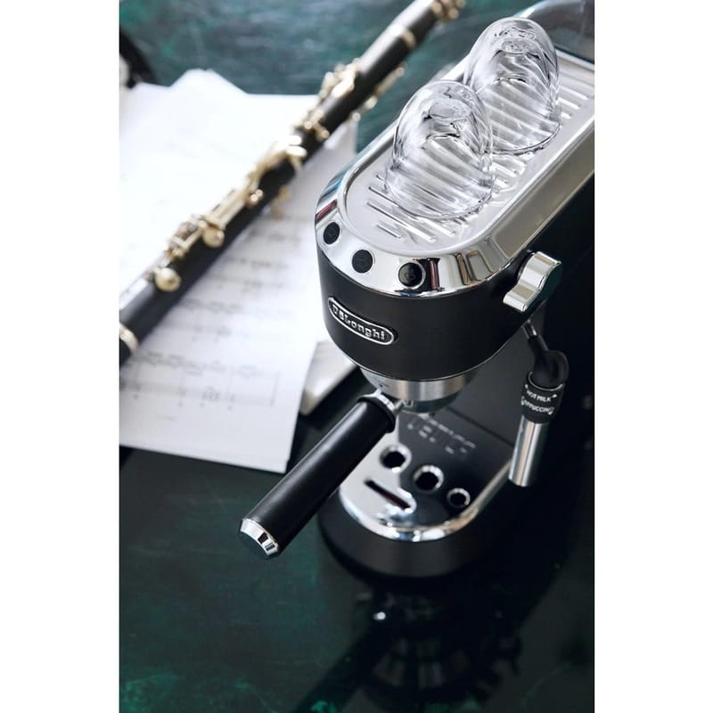 Кавоварка ріжкова Delonghi EC 685.BK