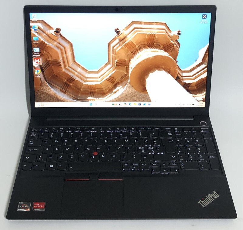 Ноутбук Lenovo ThinkPad E15 G2 / 15.6" FullHD IPS / AMD Ryzen 5 4500U / 8GB / 256GB SSD / AMD RX Vega 6 / Win11Pro / сканер відбитка - Б/в
