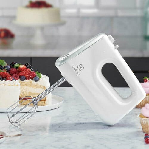 Миксер Electrolux EHM3300