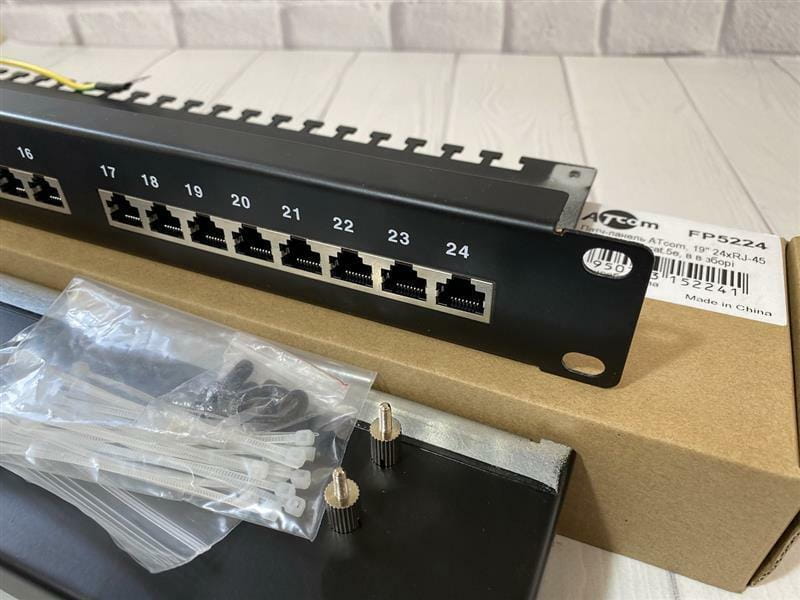 Патч-панель Atcom FP5224 19" 24хRJ-45 FTP 1U cat.5е, в сборе