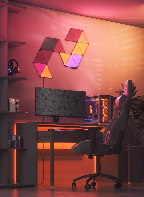 Додаткові панелі Nanoleaf Shapes Ultra Black Triangles Expansion Pack, Apple HomeKit, 3 шт. (NL47-0101TW-3PK)