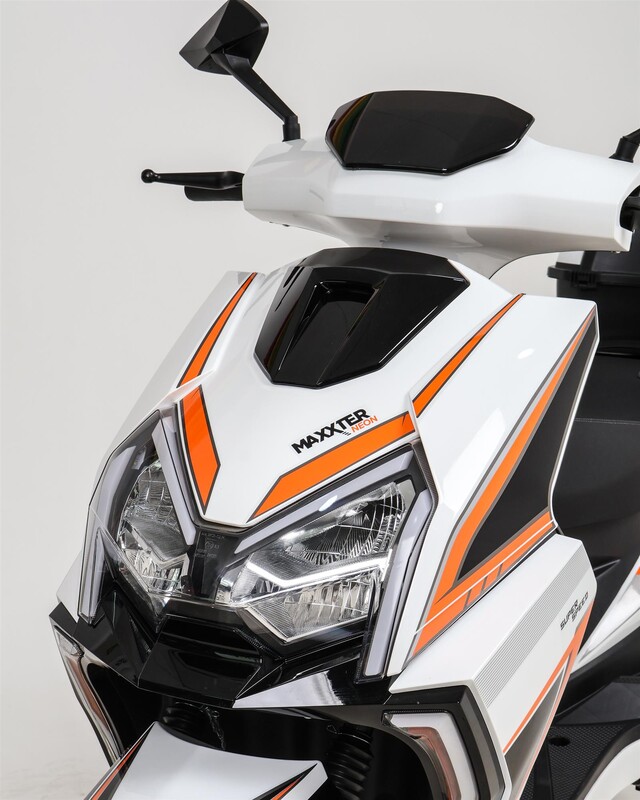 Электроскутер Maxxter Neon White