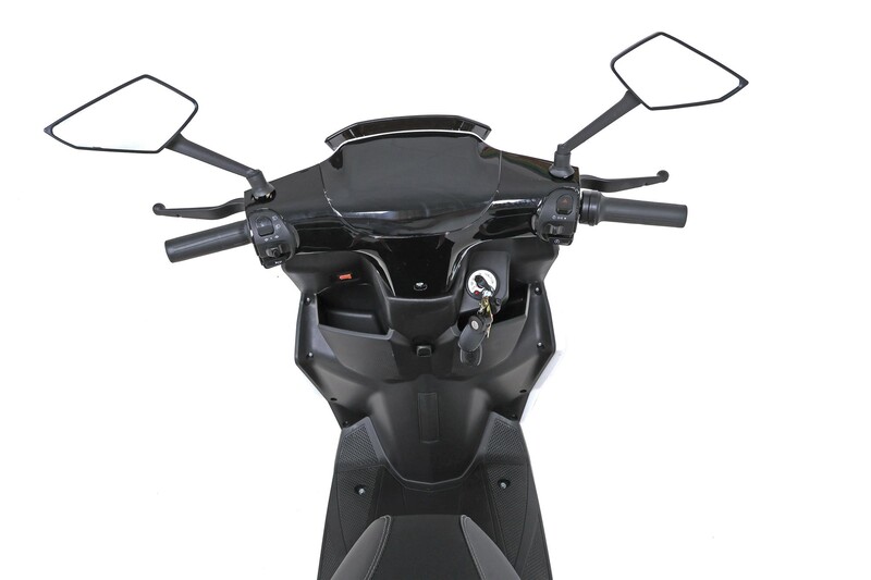 Электроскутер Maxxter Neon White