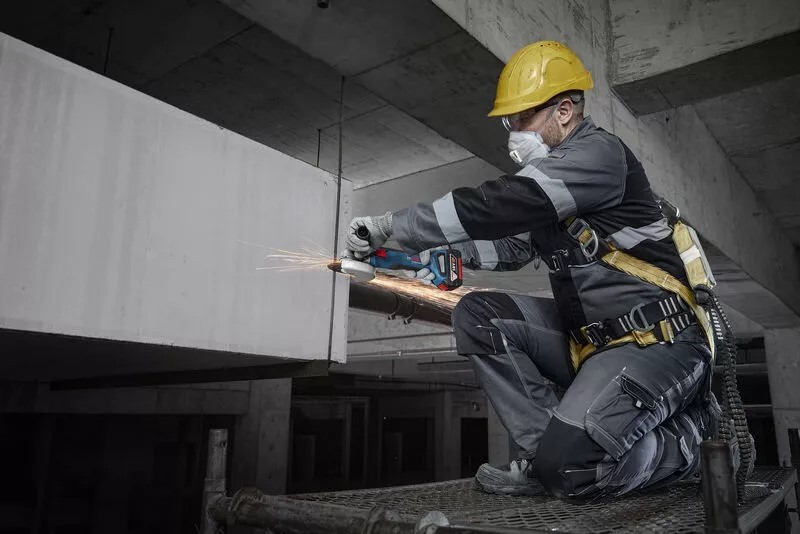 Шлифмашина Bosch Professional GWS 18V-8 (0.601.9N9.020)