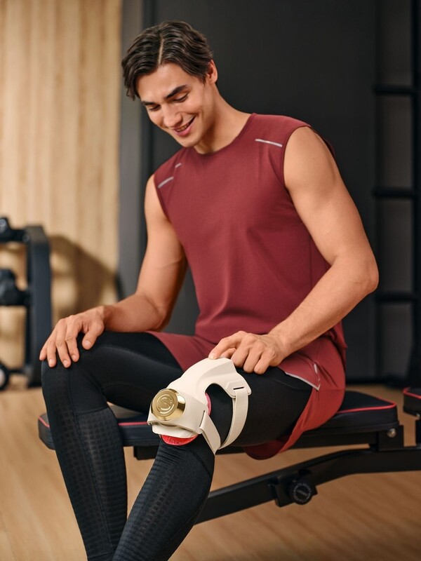 Масажер для колін з прогрівом та вібрацією SKG WS500